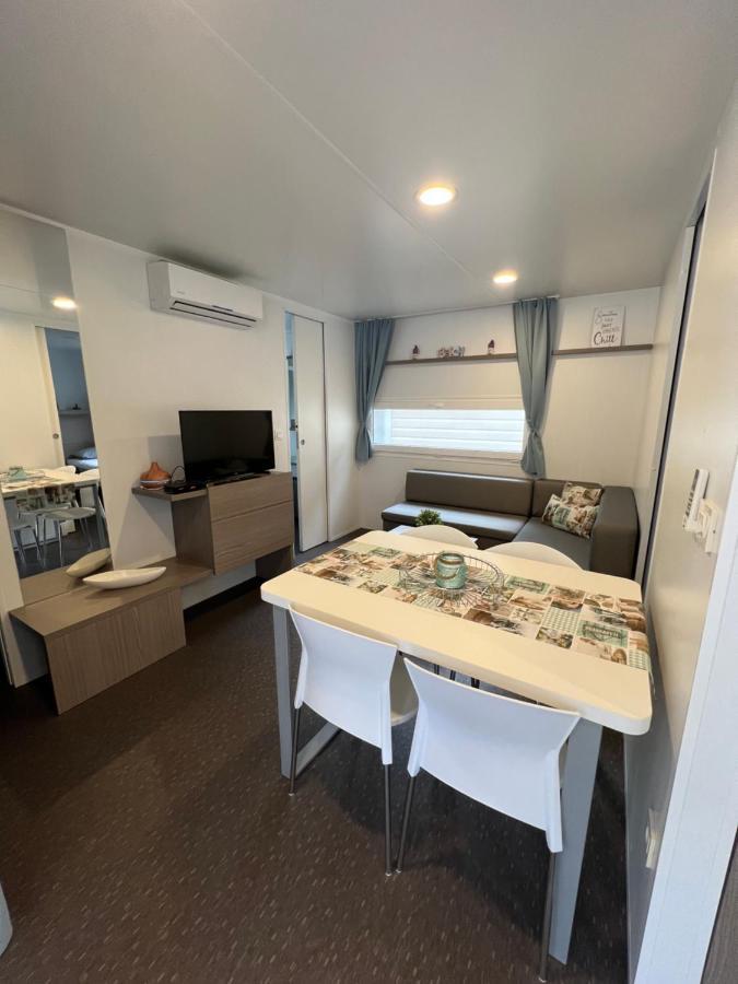 Mobile Homes Malu Biograd Na Moru Eksteriør billede