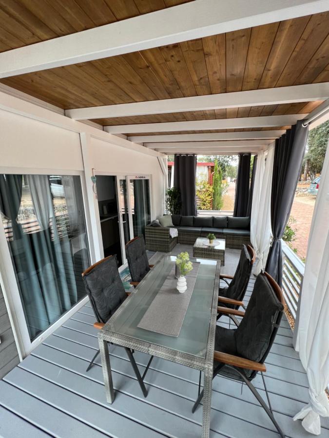Mobile Homes Malu Biograd Na Moru Eksteriør billede