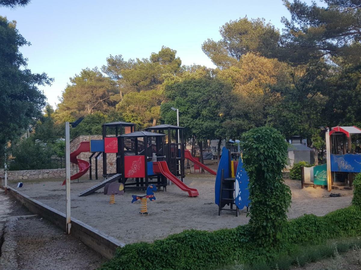 Mobile Homes Malu Biograd Na Moru Eksteriør billede